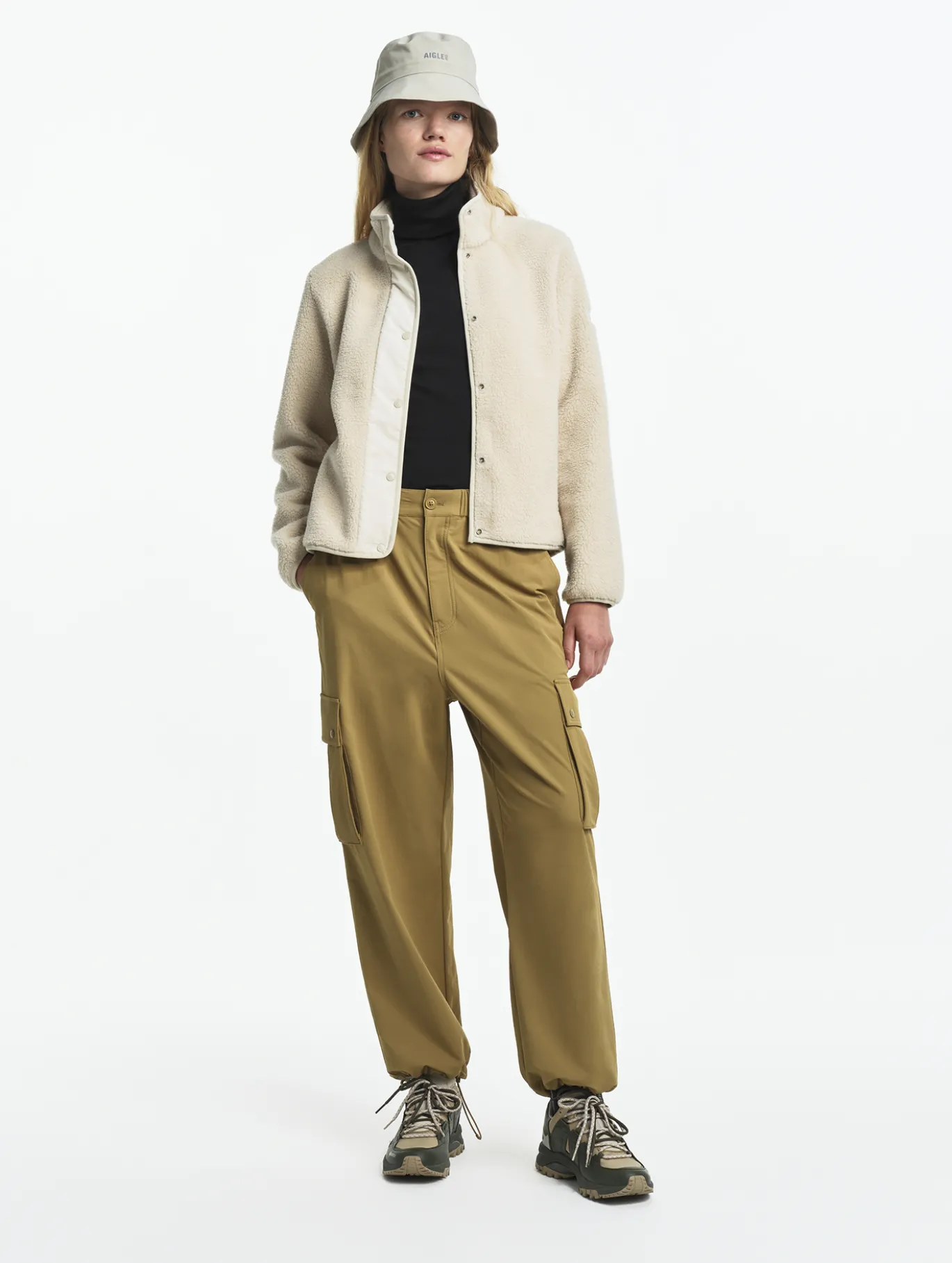 Blouson boutonné en sherpa - Beige