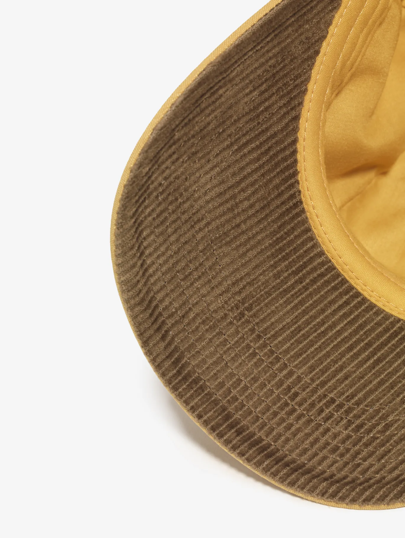 Casquette avec détails en velours côtelé - Jaune