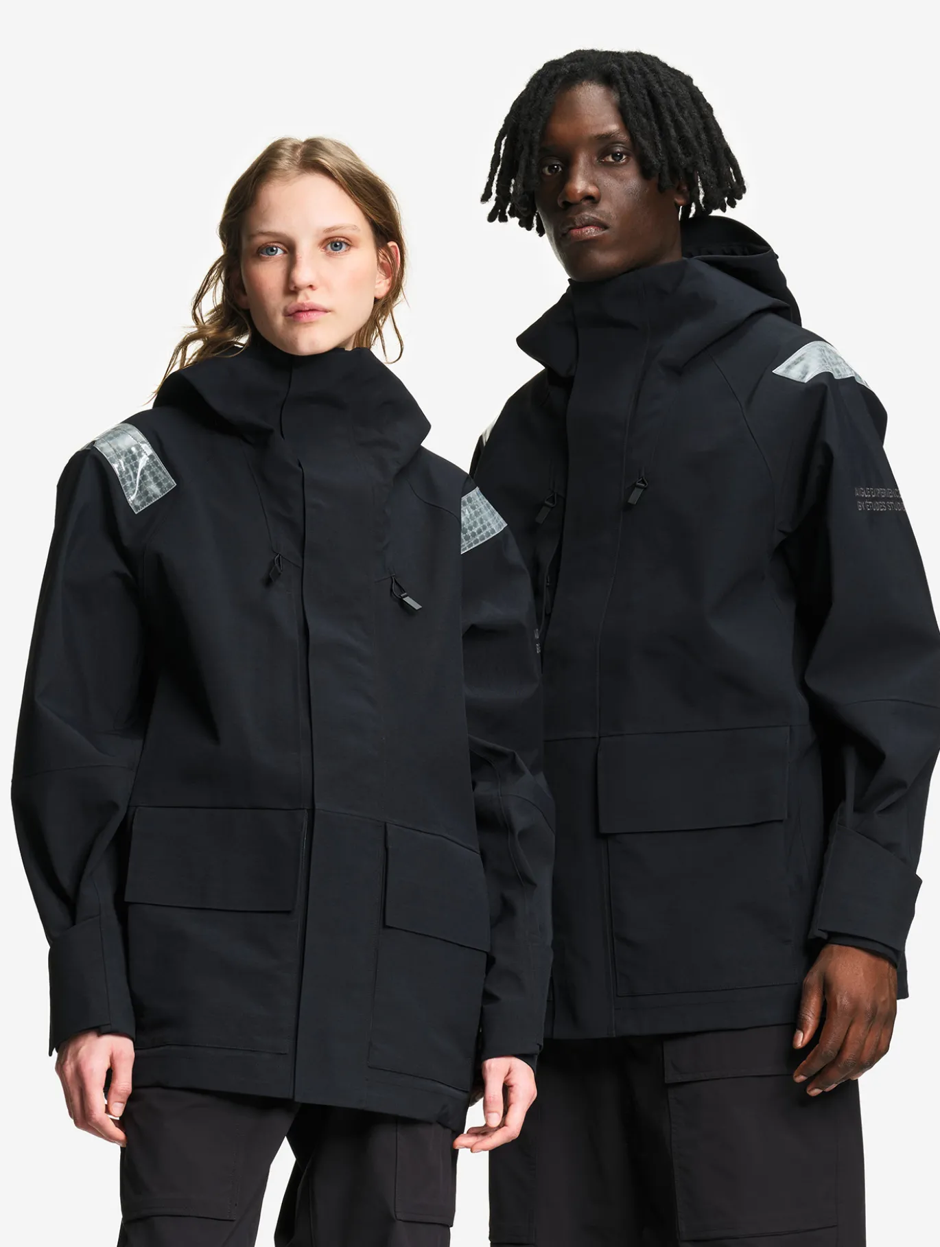 Le manteau mixte technique GORE-TEX® Aigle Experience by Études - Noir